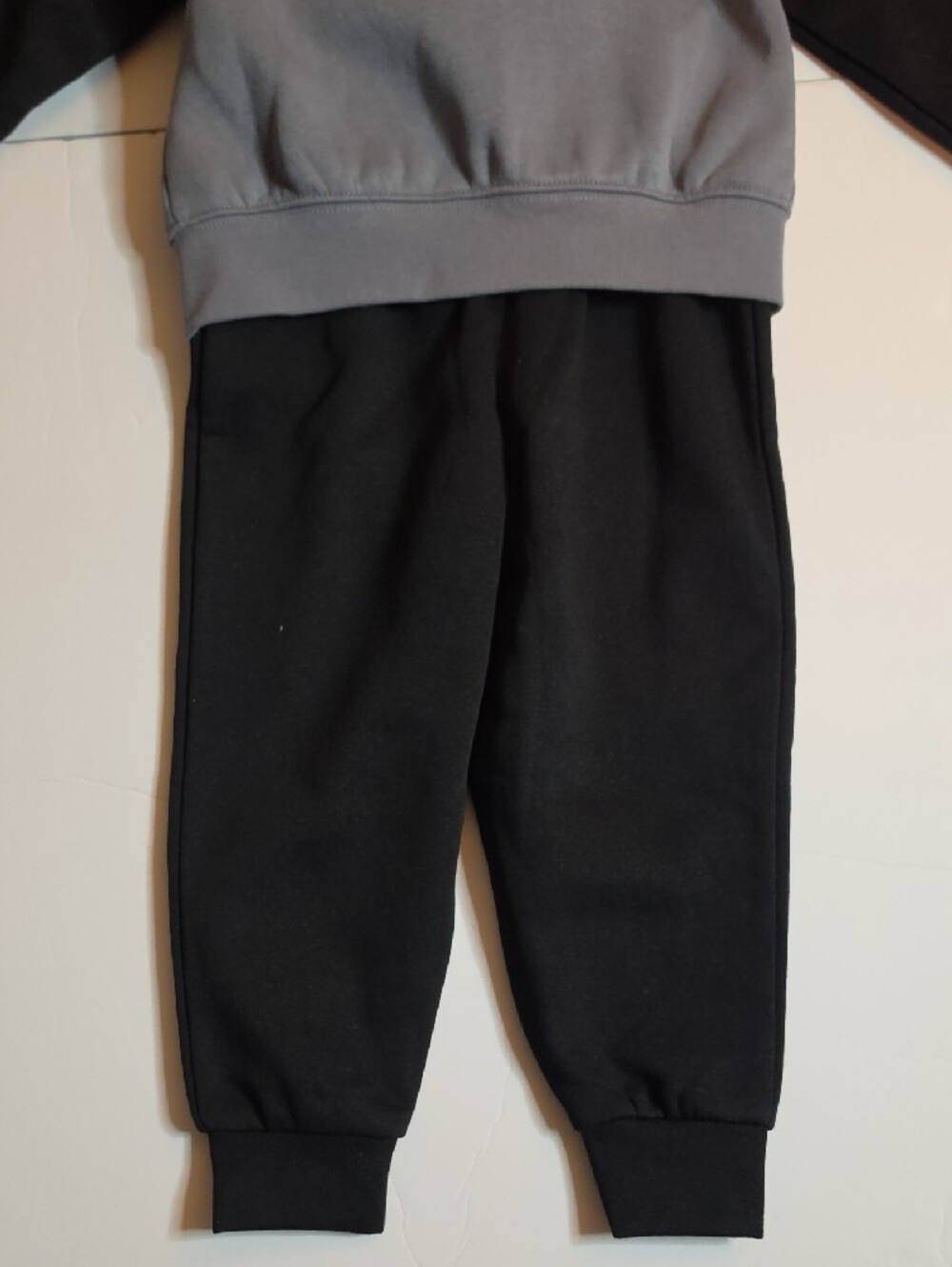 Jordan Kids Gray, Black & Orange Hoodie Jogger Set - Picture 4 of 5